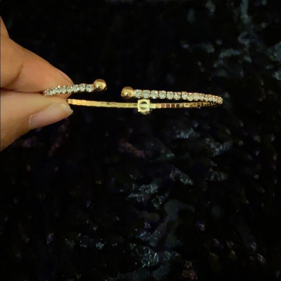 Gold pave one size fits all gold bracelet - Picture 3 of 4